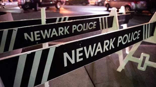 2 agentes entre los 3 hospitalizados en un tiroteo con participación policial en Newark