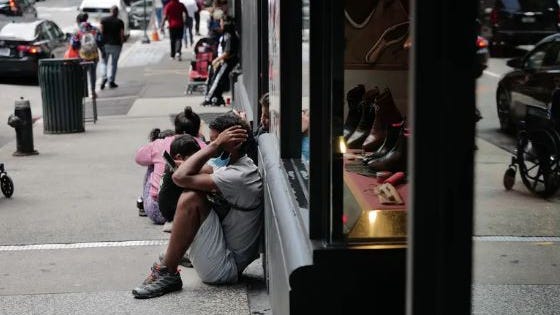 El FDNY cierra albergue para inmigrantes cerca de Penn Station por motivos de seguridad; más de 100 residentes reubicados