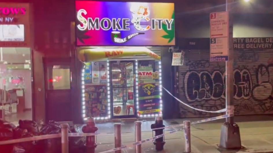 Herido de bala trabajador de tienda de cigarrillos de Hell's Kitchen tras disputa con un grupo