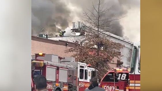1 muerto y 2 heridos tras un incendio "sospechoso" en el Bronx