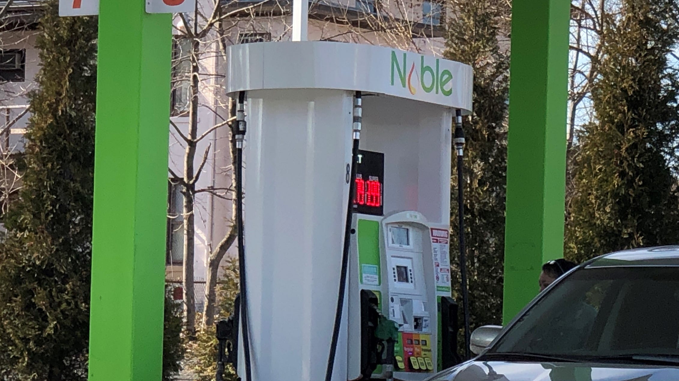 CT Republicans call for suspension of state, federal gas tax