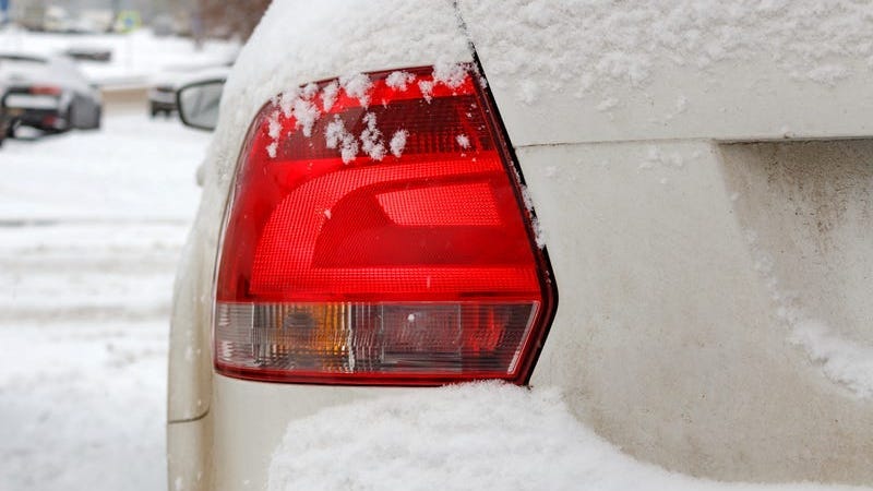 Cars around Chicago towed as overnight winter parking ban takes effect