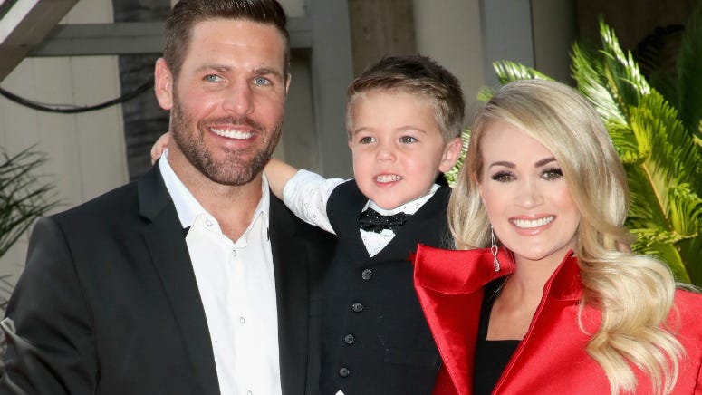 Carrie Underwood's 3yo Son Drops Puck at Dad's Ceremony