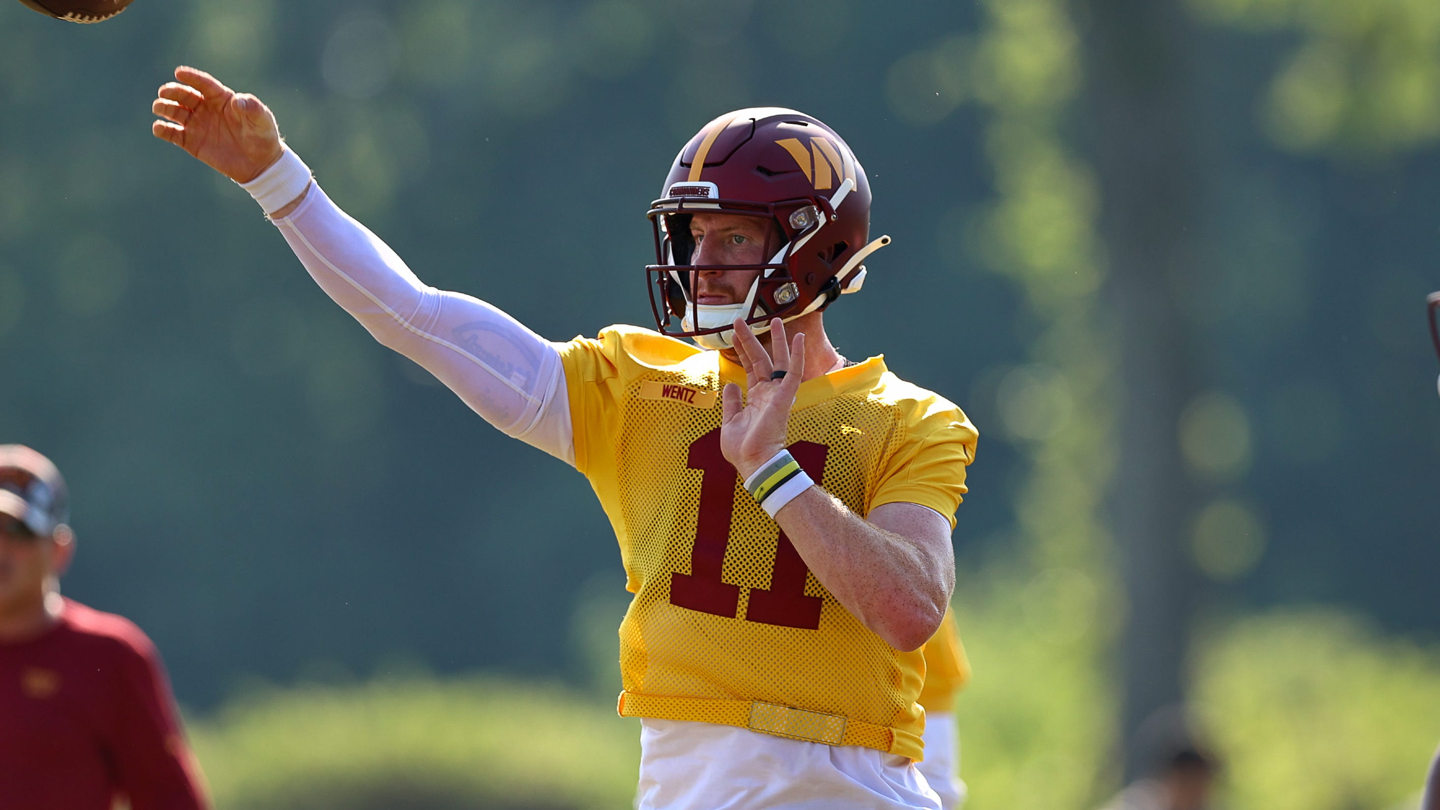 PFF analyst predicts Carson Wentz will surprise critics in 2022