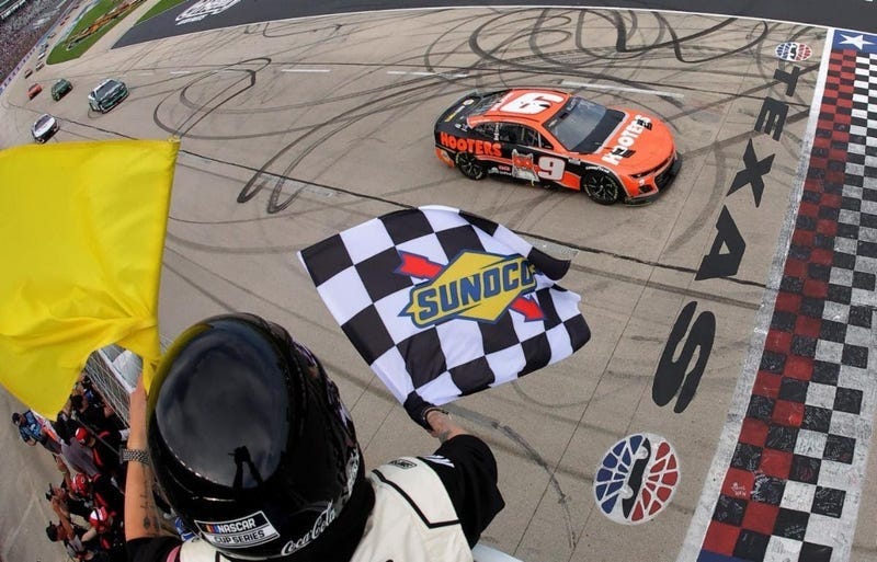Chase Elliott takes the checkered flag in last season’s NASCAR Cup Series race at Texas Motor Speedway