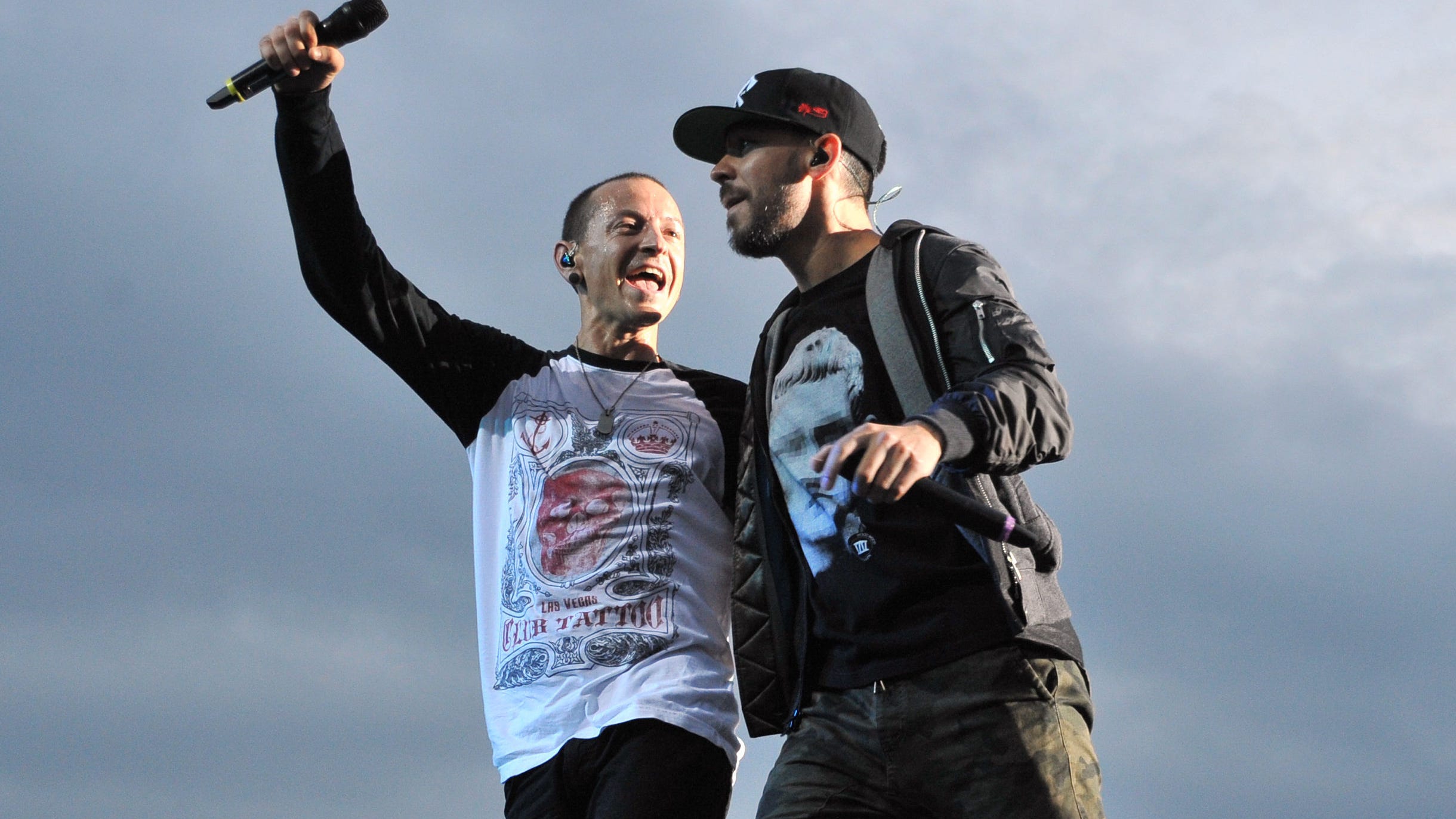 Linkin Park Fans Celebrate Chester Bennington’s Birthday With #MakeChesterProud
