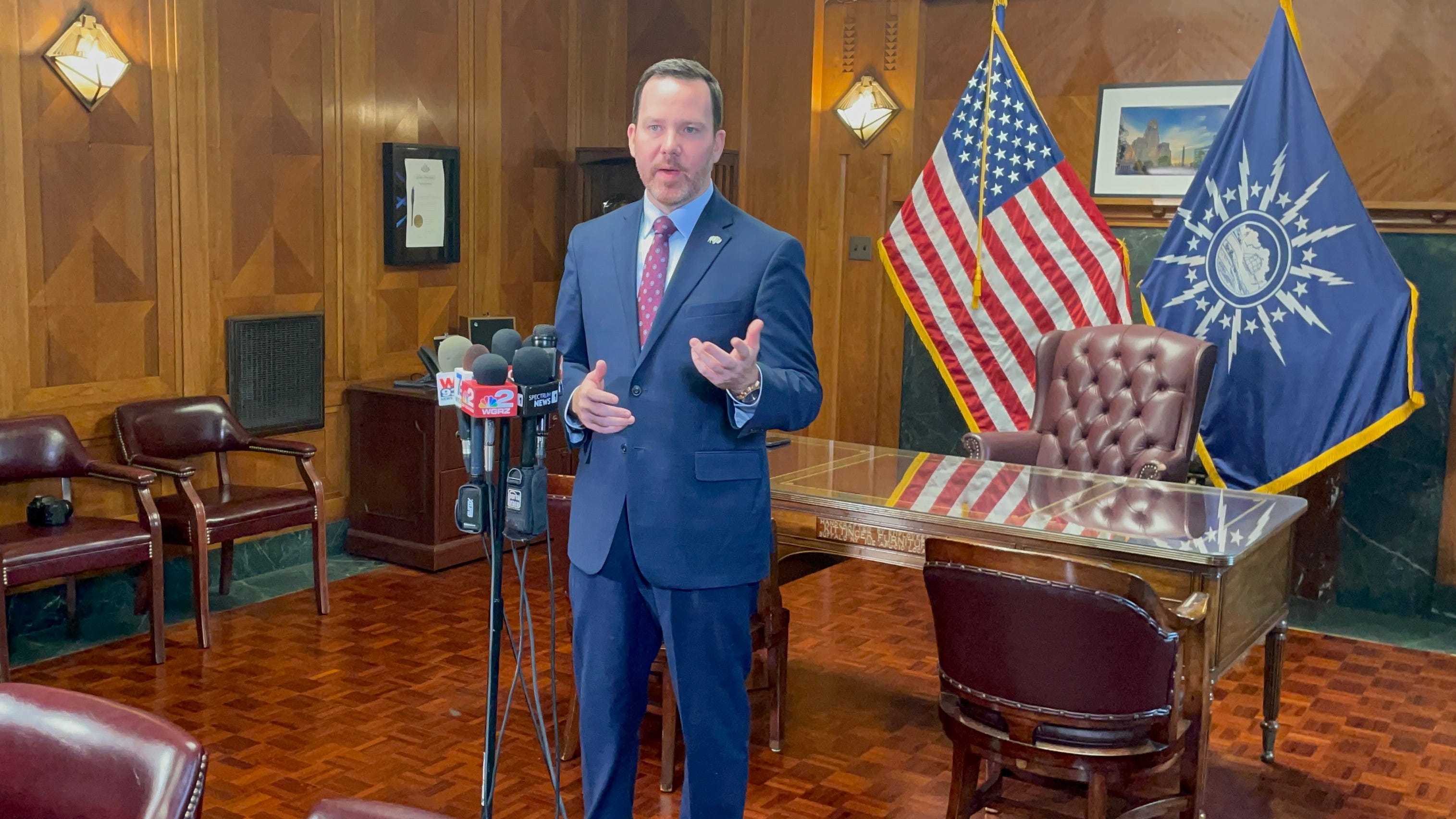 Buffalo Mayor defends leadership change at BPD
