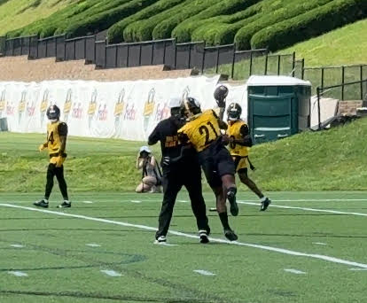 Chuck Clark play in practice