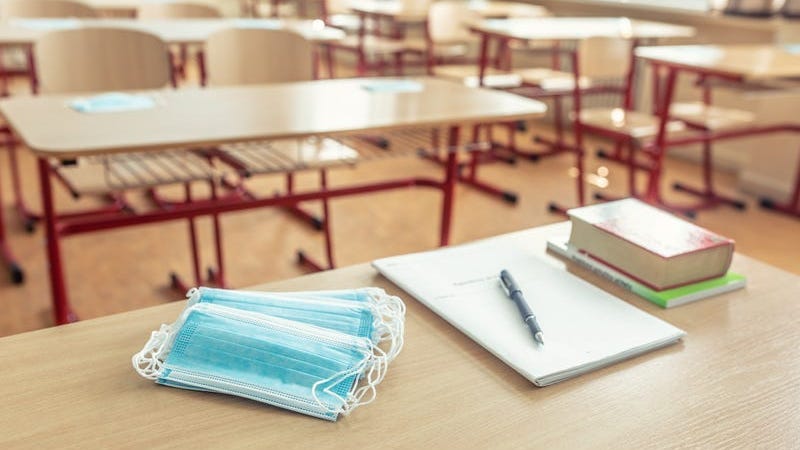 Illinois appellate court rules in favor of CPS, says teachers have to follow COVID requirements