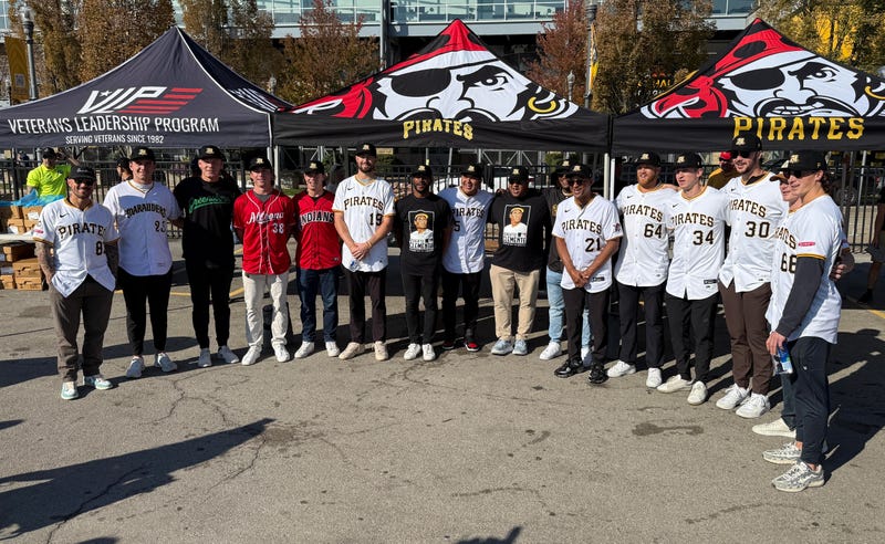 Pirates Clemente Day picture