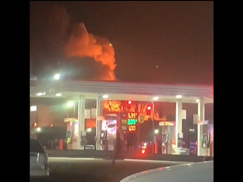 Explosions rock Clinton Twp. industrial building
