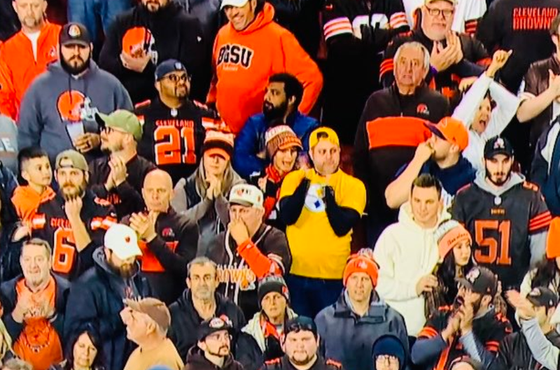 Steelers fans take the stands