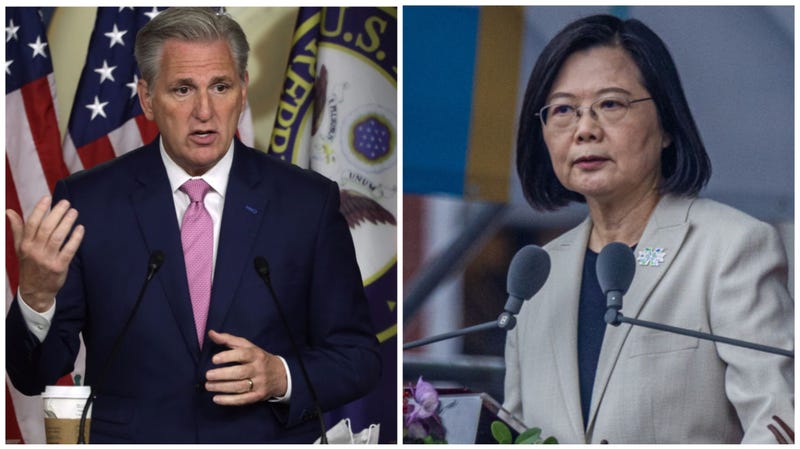 (L) U.S. House Minority Leader Rep.Kevin McCarthy and (R) Taiwan's President Tsai Ing-wen