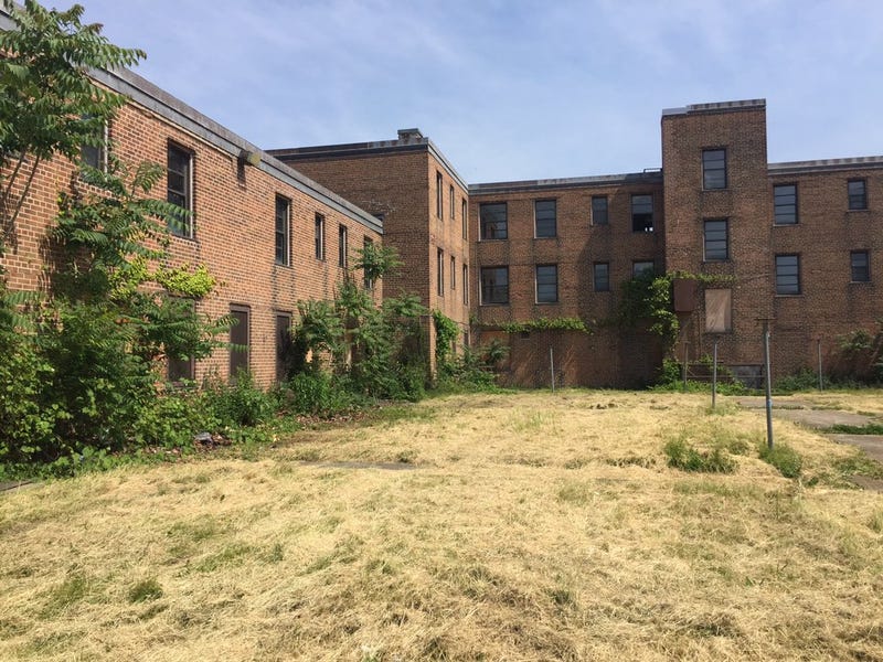 Commodore Perry Apartments