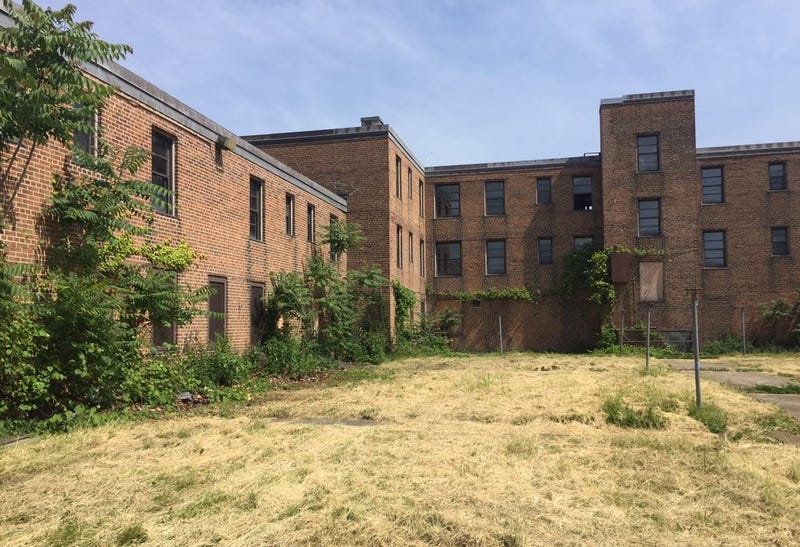 Commodore Perry Apartments