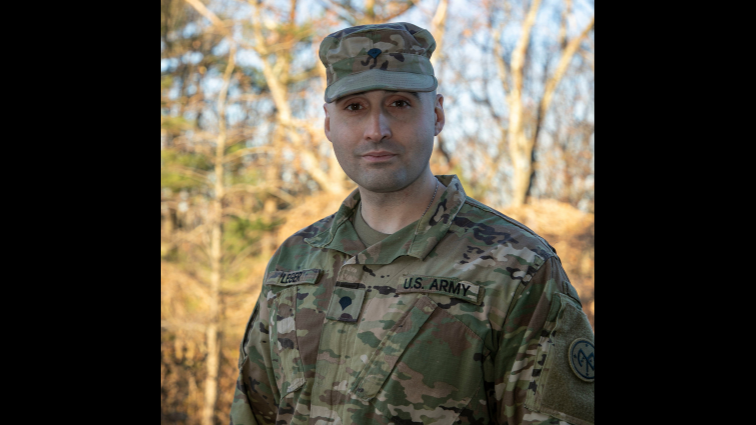 Massachusetts National Guard soldier saves woman from car fire