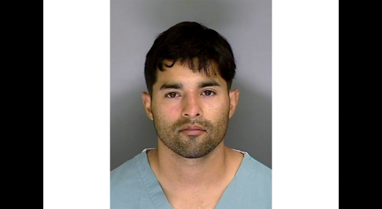 Ex-Air Force sergeant pleads guilty to killing federal guard