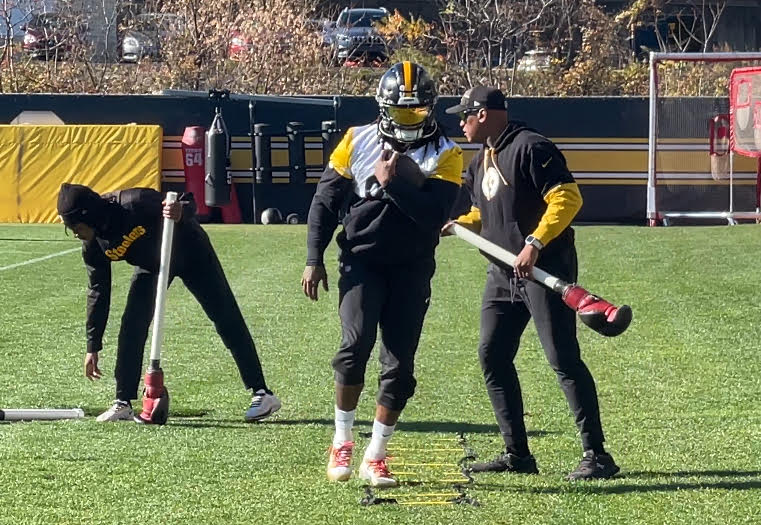 Cordarrelle Patterson running through drills