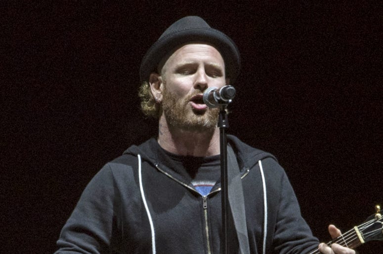 Corey Taylor (Slipknot/Stone Sour) pays tribute to the late Chris Cornell
