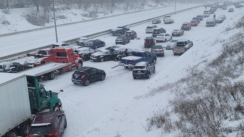 Up to 175 cars involved in pile-ups, crashes on I-696 in Macomb, Oakland counties Sunday