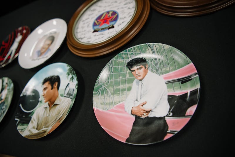 Elvis plates on sale
