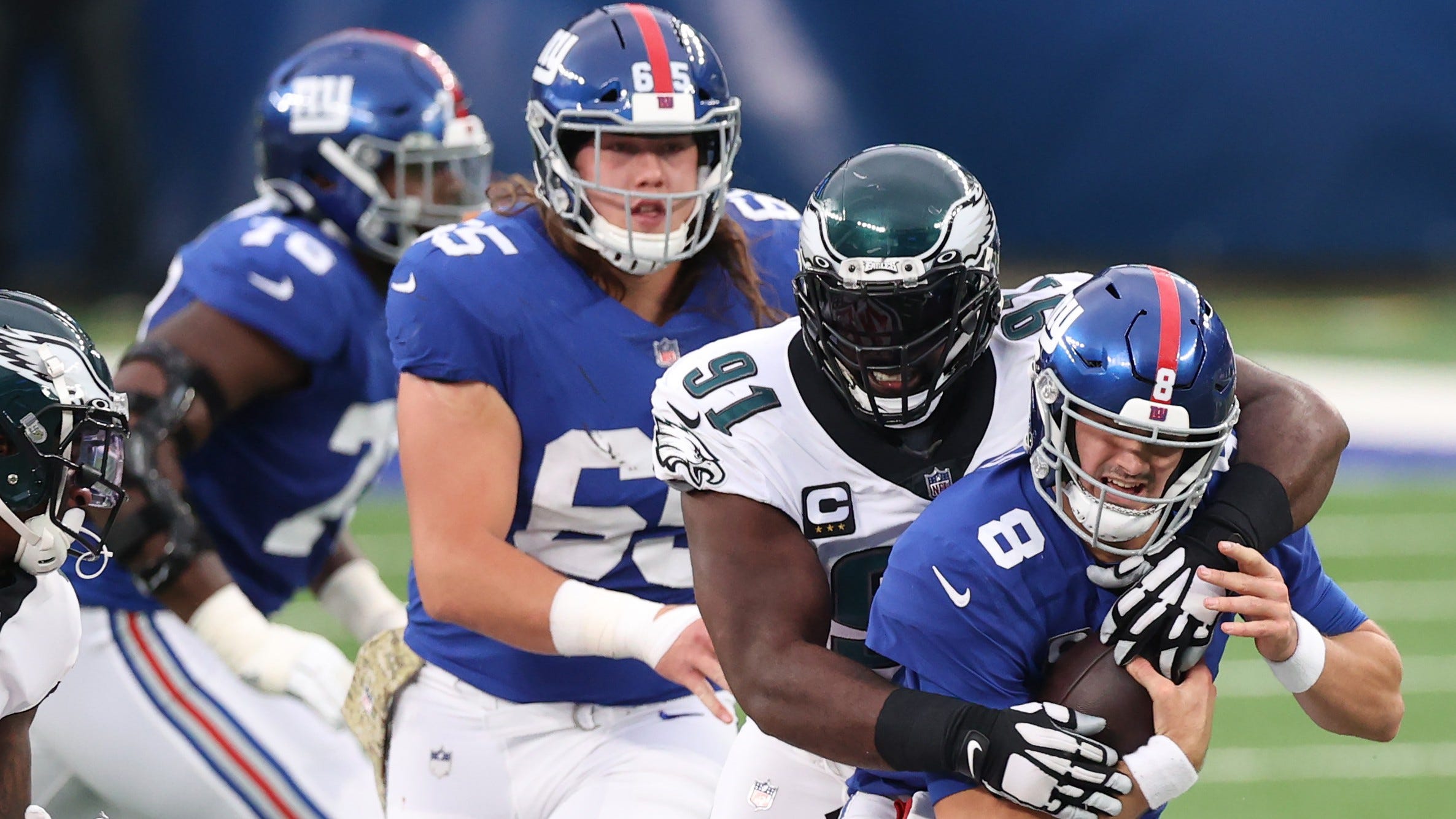 Giants' official Twitter account fuels rivalry with Eagles
