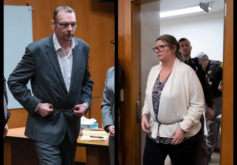 James Crumbley, left, and Jennifer Crumbley, right, in court