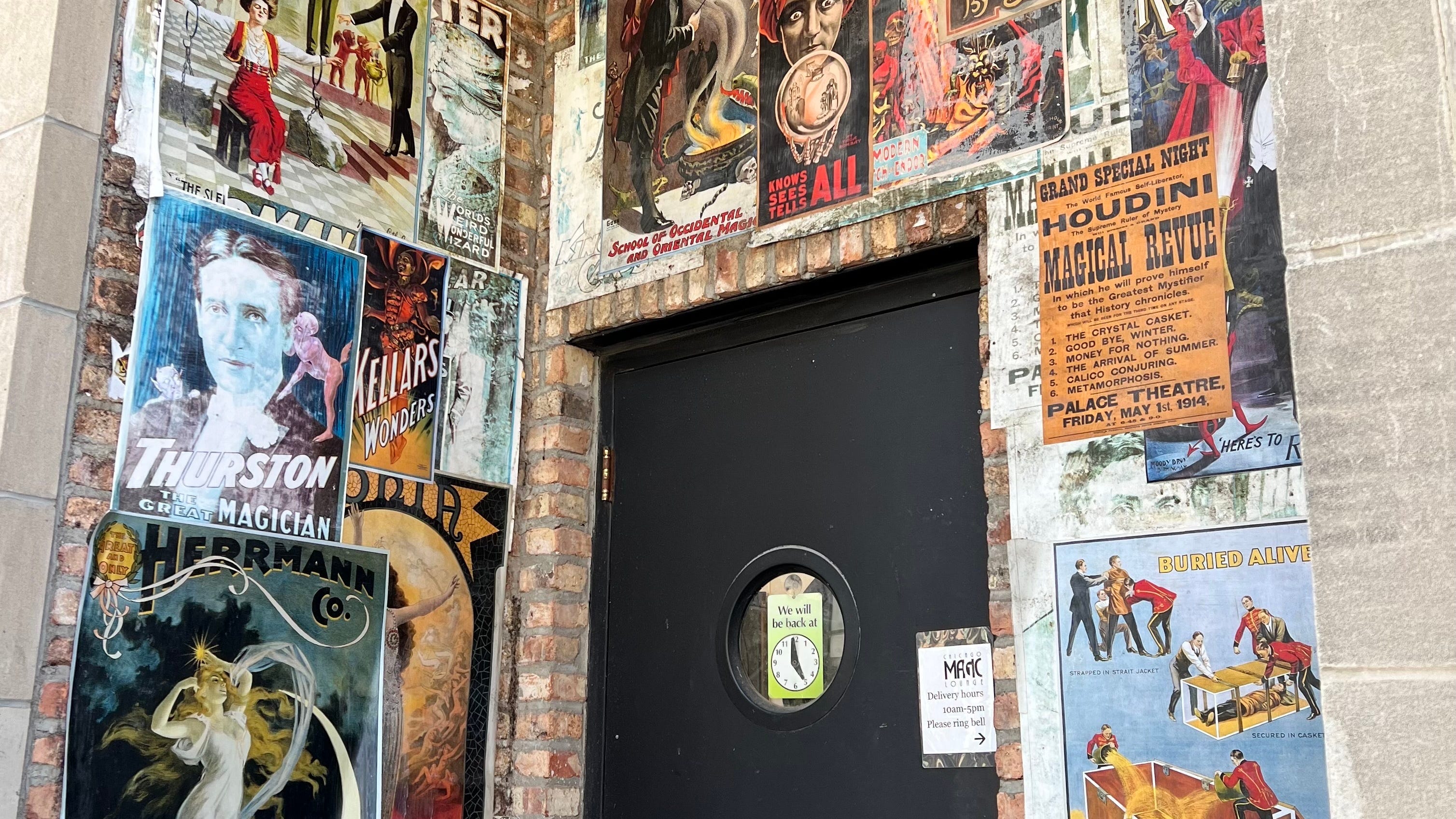Abracadabra: Old North Side laundromat transforms into vintage magic bar