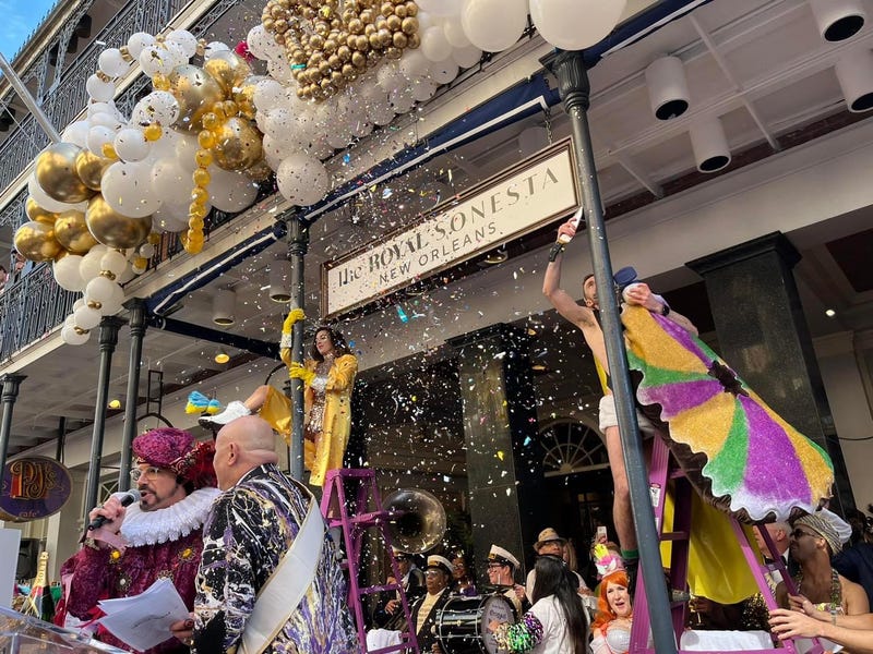 Greasing of the poles 