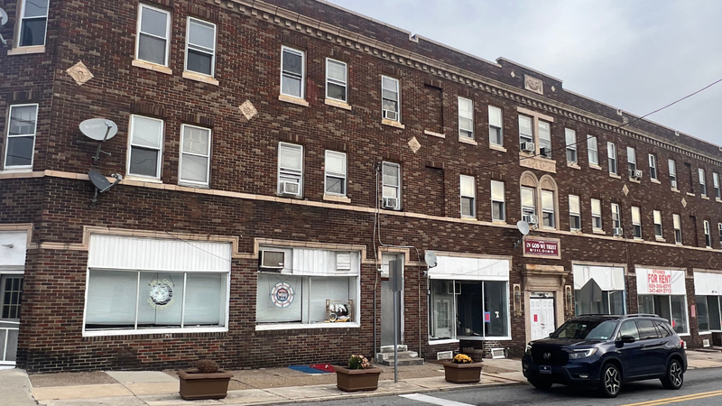 A photo of the condemned Turner Apartments in Glenolden.