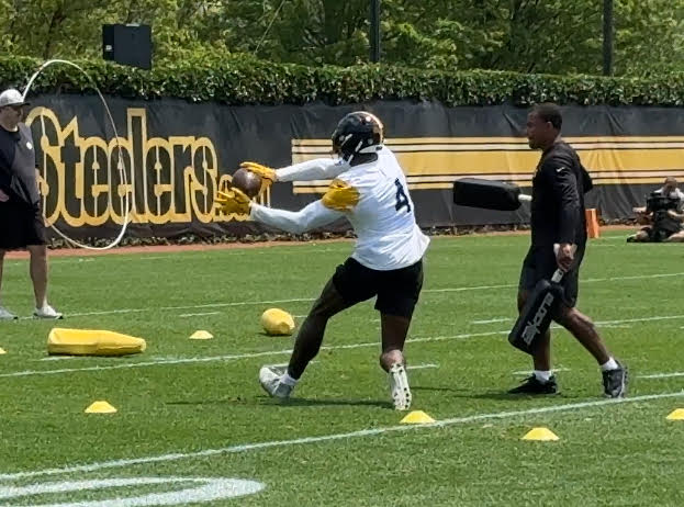 DK Metcalf in practice