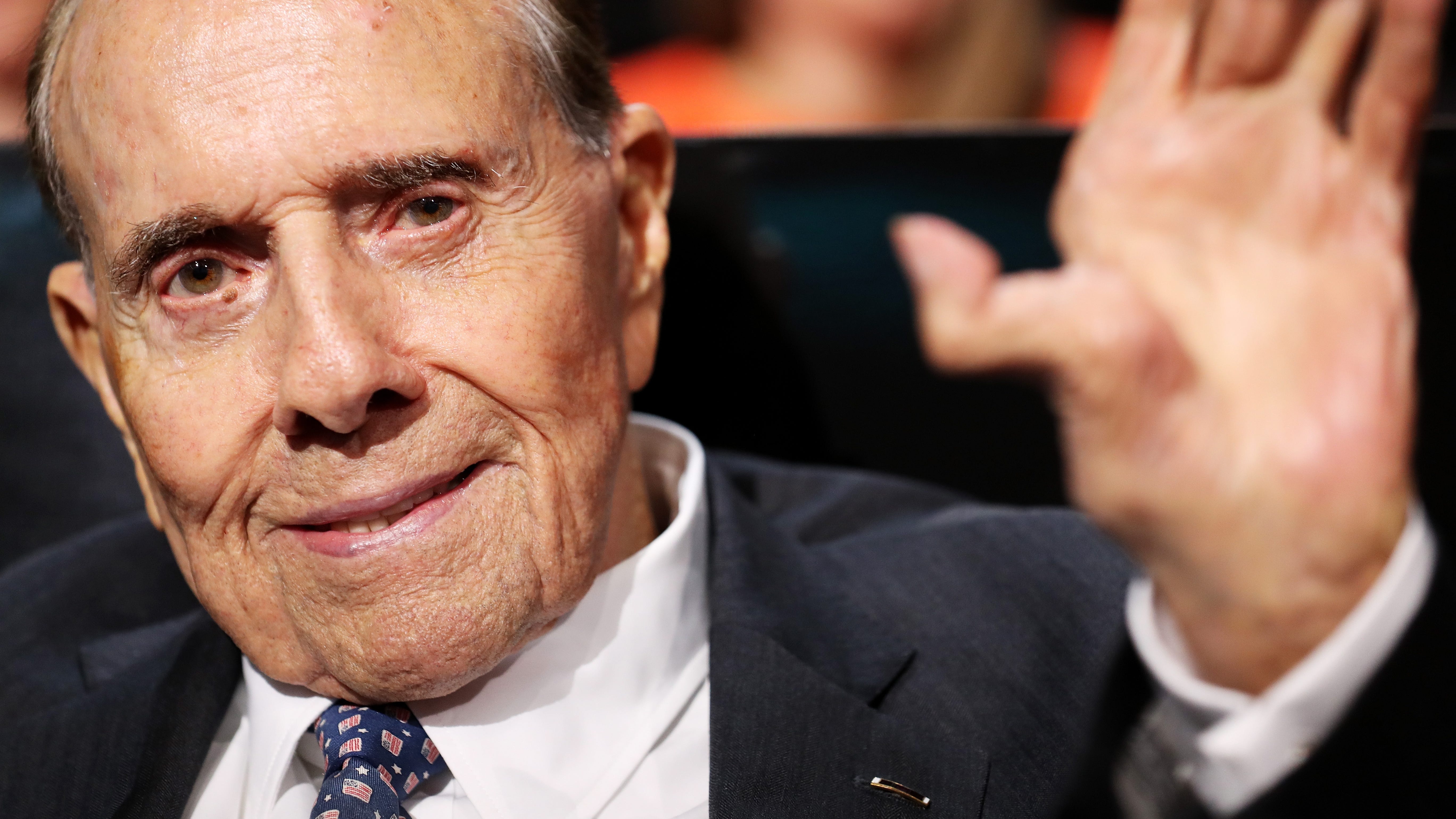 World War II hero, former senator Bob Dole announces he has stage 4 lung cancer
