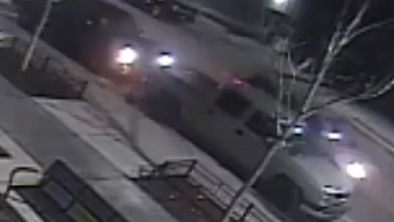 Detroit police asking for help finding thieves caught on camera stealing pickup truck