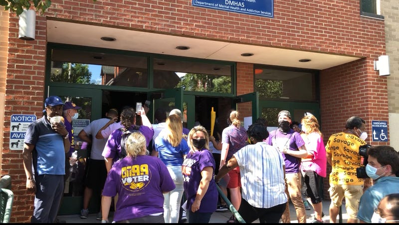 SEIU protestors outside DPH offices in Hartford, 6/25/20.