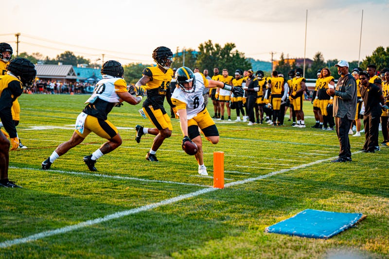 Kenny Pickett diving for TD Friday Night Lights