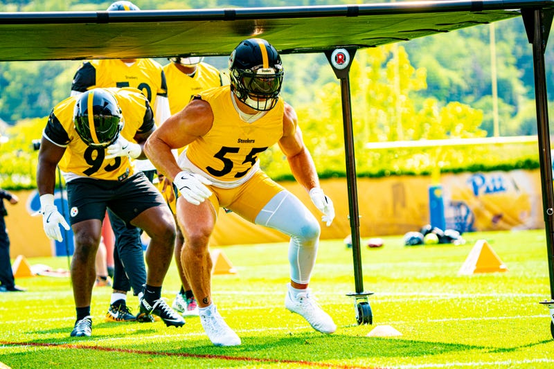 Cole Holcomb in drills during Steelers OTAs