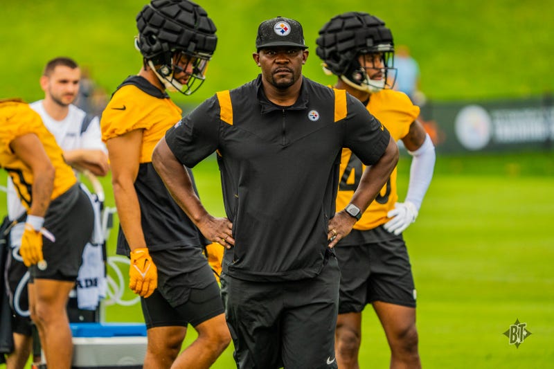 Brian Flores in practice 