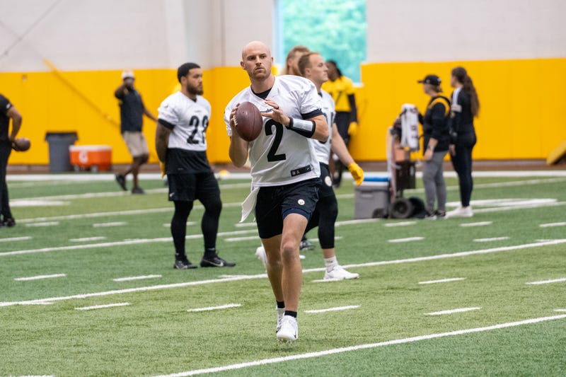 Steelers quarterback Tanner Morgan