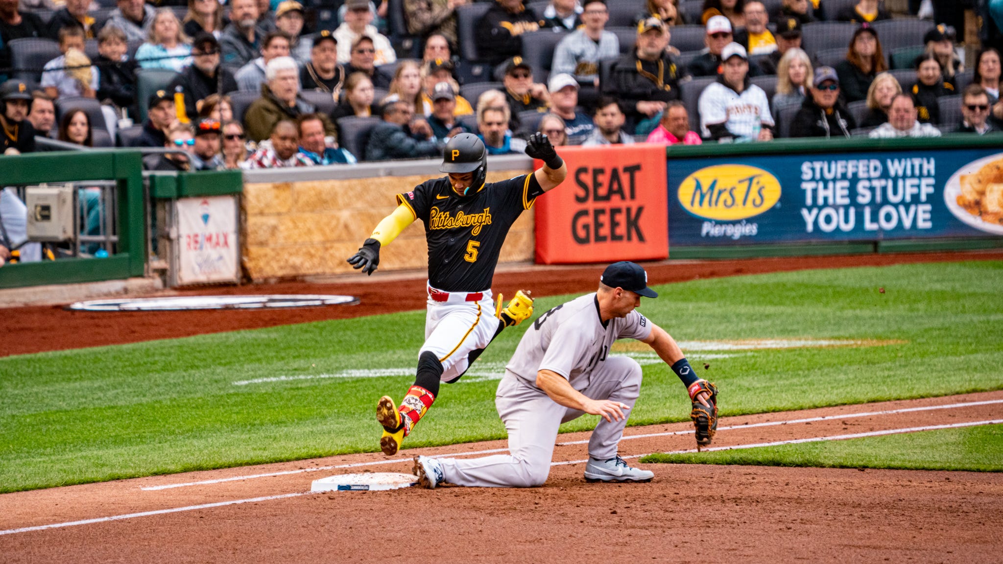 Yankees bottom 3 beat Pirates in home opener