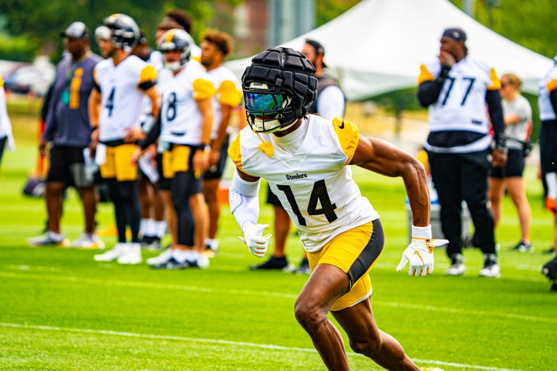 George Pickens starting a route in Latrobe