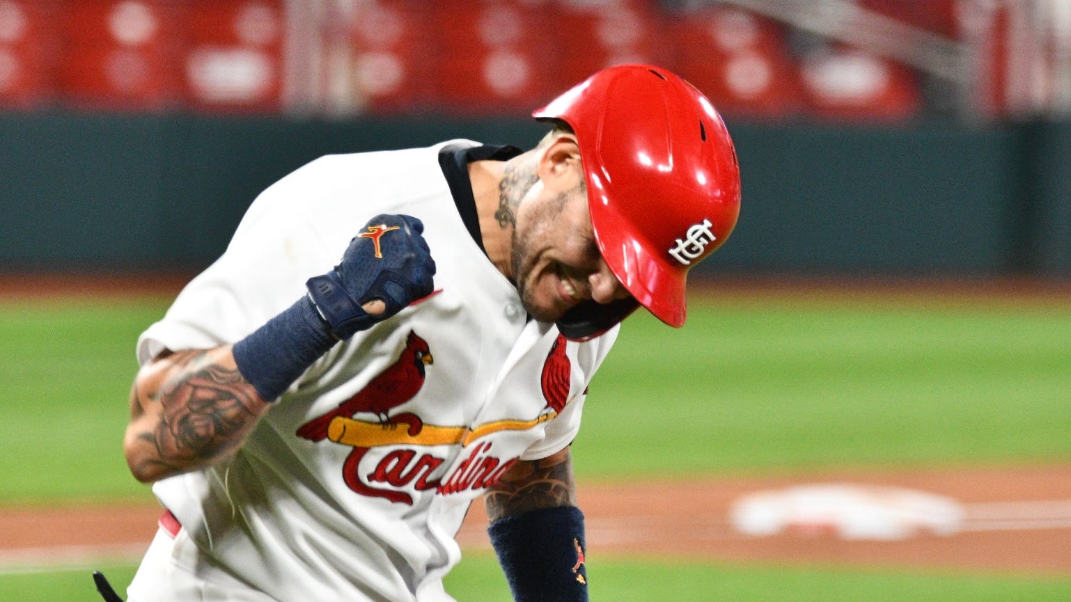 2,000 hits: Yadier Molina joins Musial, Brock, others in Cardinals history
