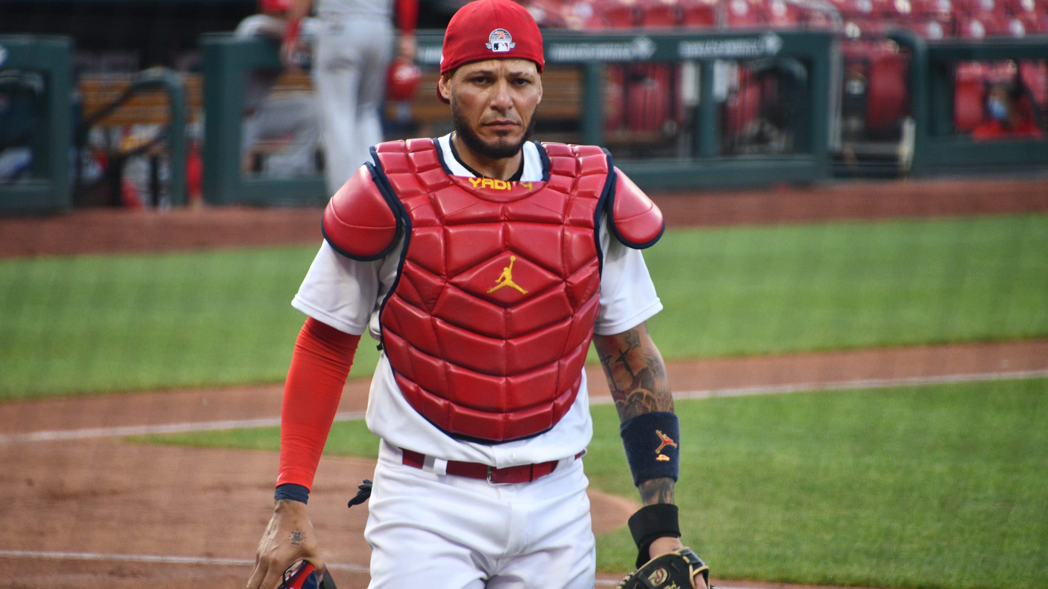 Bengie Molina: Yadier wants to stay in St. Louis