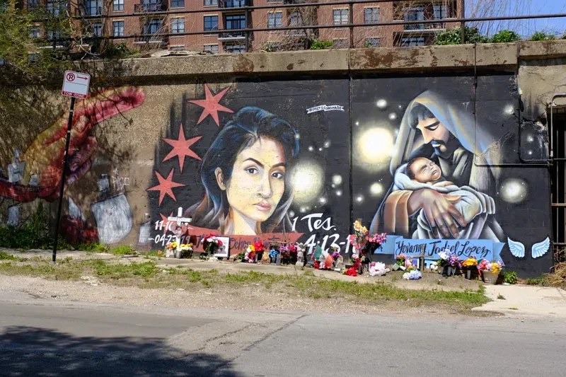 A mural in Pilsen pays tribute to Marlen Ochoa-Lopez and her infant son