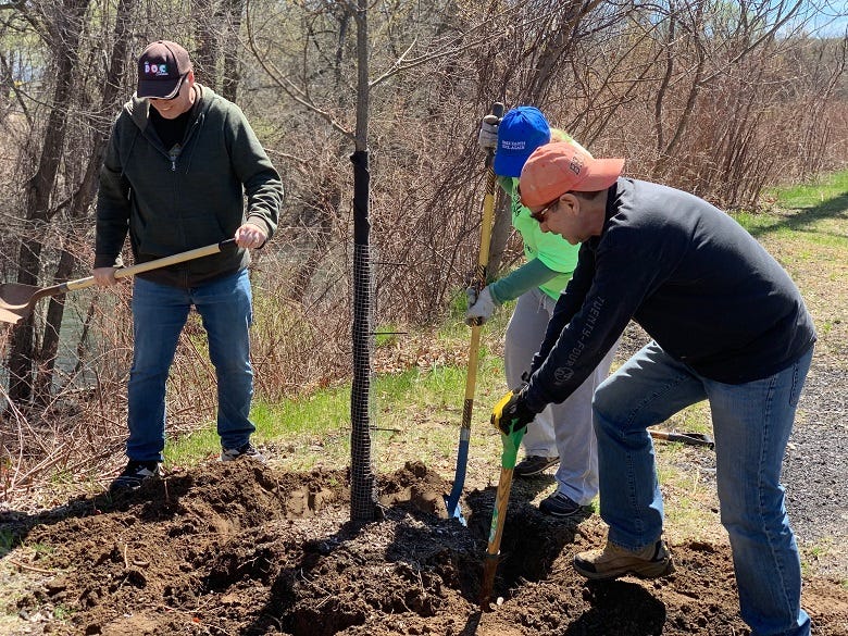Doc, Shannon & Rock digging