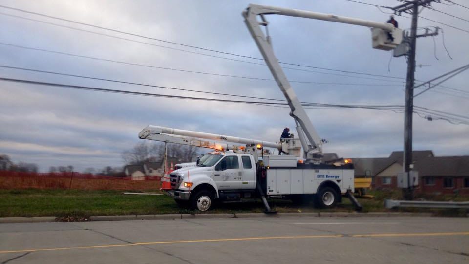 Wind Advisory in effect through Friday evening; Gusts up to 45 mph in Metro Detroit