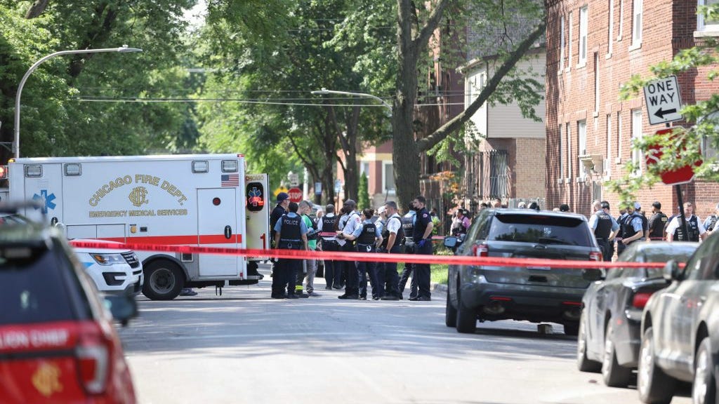 Suspect who escaped electronic monitoring killed in standoff with Chicago police, federal marshals and sheriff’s deputies