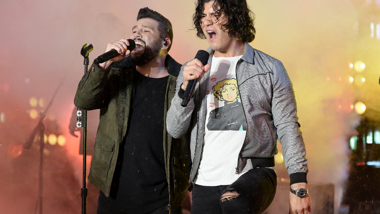 Dan + Shay Deliver ‘Speechless’ Performance on the ‘Tonight Show’