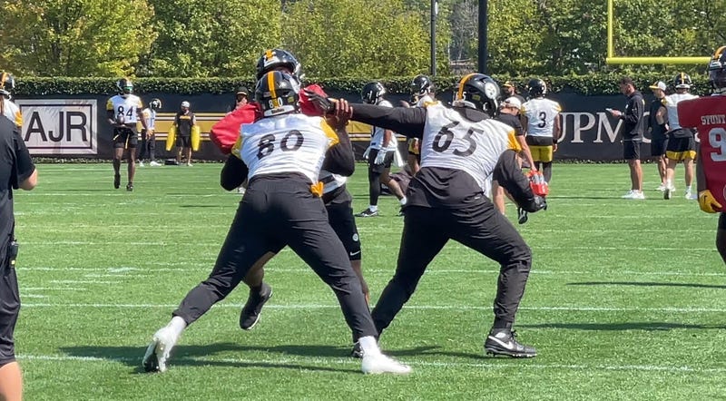 Dan Moore blocking in practice