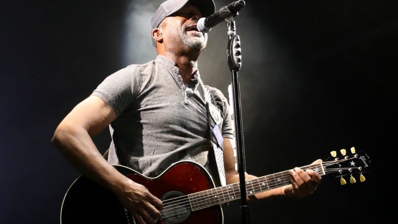 On Tour: Hootie & The Blowfish and Barenaked Ladies Are a Perfect Summer Pair