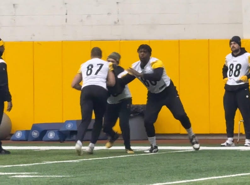 Darnell Washington at practice